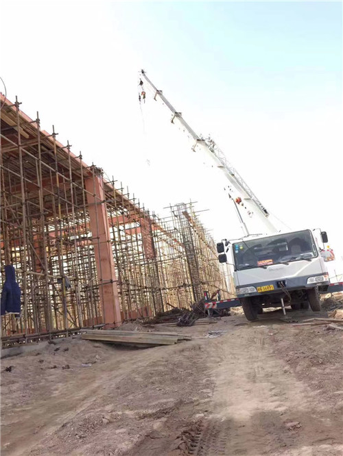 德江县吊车作业的安全注意事项有哪些？