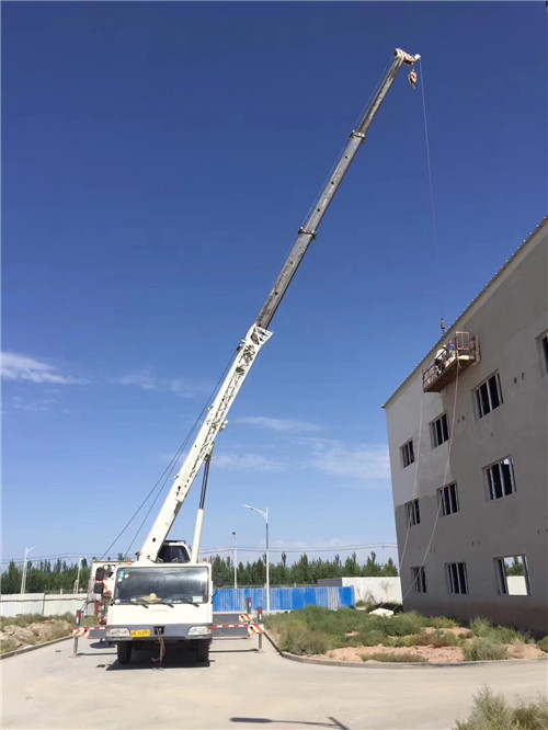 德江县“轻装强干”—— 吊车的 “轻量化臂架” 技术